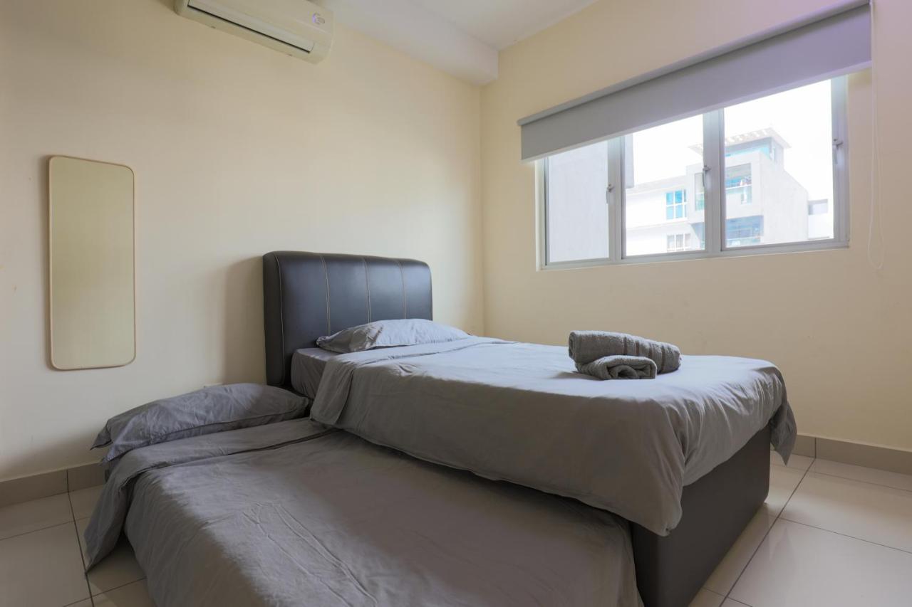 Cozy 2 Bedroom W Pool - 6 Pax - Kajang Luaran gambar